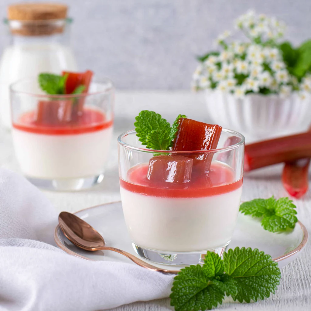 rhubarb panna cotta